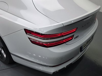 GENESIS G80 (RG3) - 10