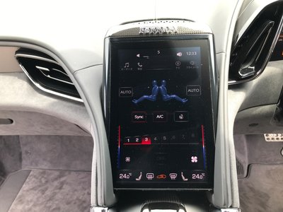 2023 Ferrari ROMA — миниатюра 29