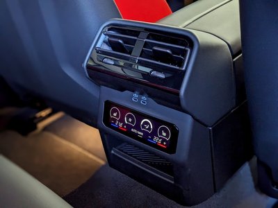2024 BMW M5 thumbnail 36