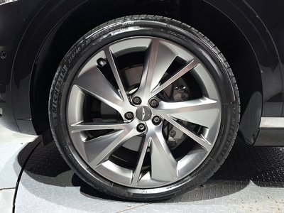 صورة 6 لـ 2023 Genesis GV70
