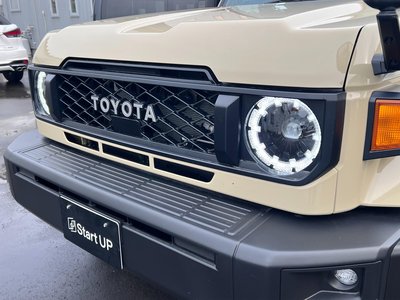 TOYOTA LAND CRUISER 70 - 9