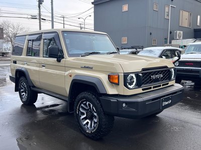 TOYOTA LAND CRUISER 70 - 4