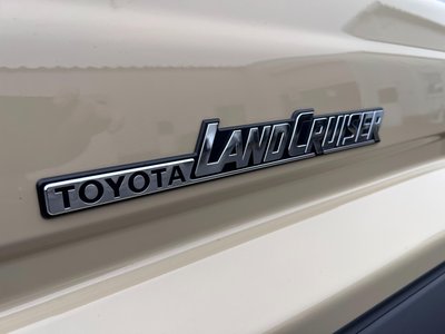 TOYOTA LAND CRUISER 70 - 10