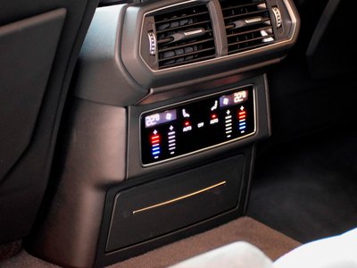 2019 Lamborghini URUS thumbnail 68