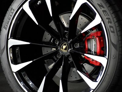 2019 Lamborghini URUS thumbnail 26