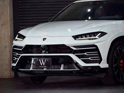 LAMBORGHINI URUS - 9