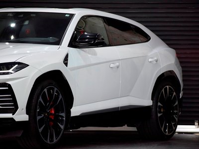 LAMBORGHINI URUS - 8