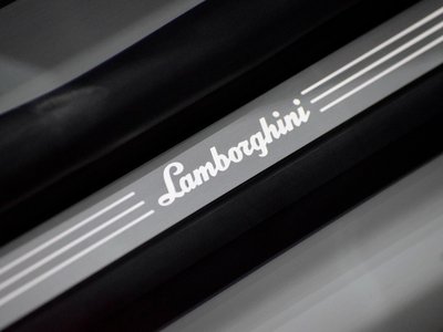 2019 Lamborghini URUS thumbnail 77