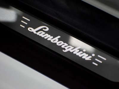 2019 Lamborghini URUS thumbnail 74