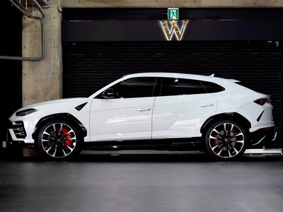 2019 Lamborghini URUS thumbnail 29