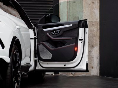 2019 Lamborghini URUS thumbnail 75