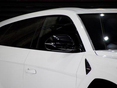 2019 Lamborghini URUS thumbnail 17