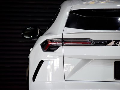 2019 Lamborghini URUS thumbnail 44