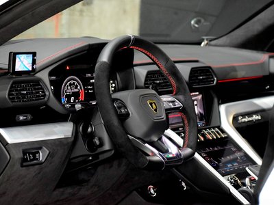 2019 Lamborghini URUS thumbnail 54