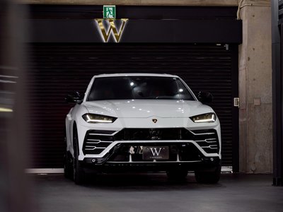 2019 Lamborghini URUS thumbnail 11