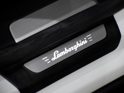 2019 Lamborghini URUS thumbnail 80