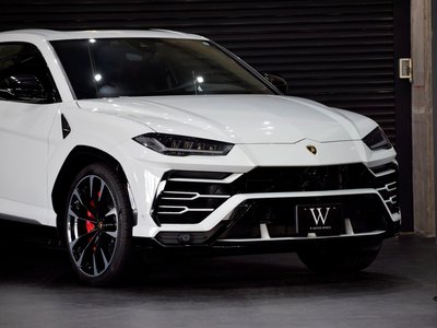 2019 Lamborghini URUS thumbnail 15