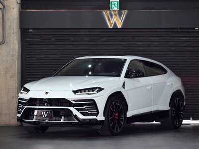 LAMBORGHINI URUS - 5