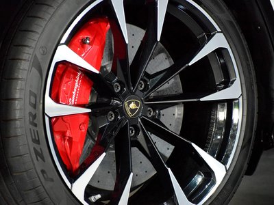2019 Lamborghini URUS thumbnail 27