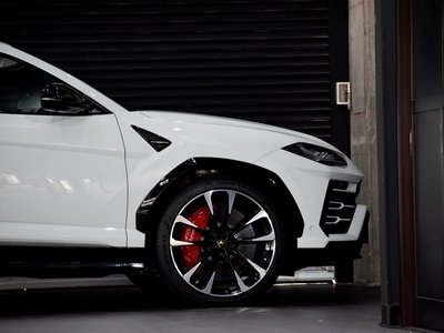 2019 Lamborghini URUS thumbnail 24