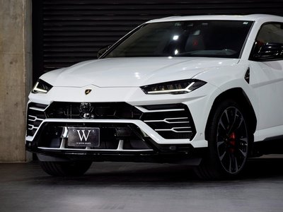 LAMBORGHINI URUS - 7
