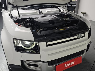 LAND ROVER DEFENDER - 7