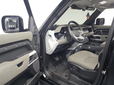 LAND ROVER DEFENDER - 10