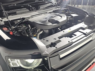 LAND ROVER DEFENDER - 7