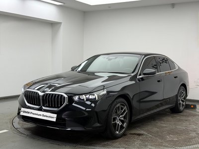 BMW 5 SERIES - 1