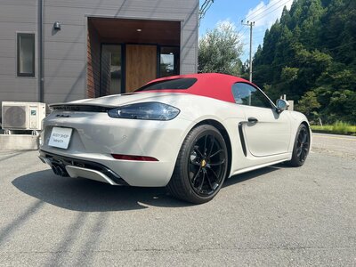 PORSCHE 718 BOXSTER - 7