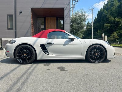 PORSCHE 718 BOXSTER - 4