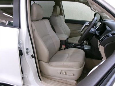 TOYOTA LAND CRUISER PRADO - 6