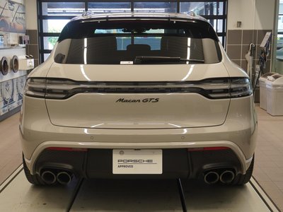 PORSCHE MACAN - 4