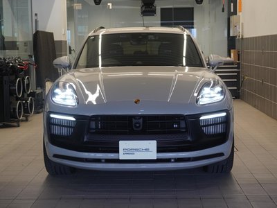 PORSCHE MACAN - 2