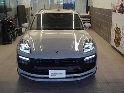 PORSCHE MACAN - 3