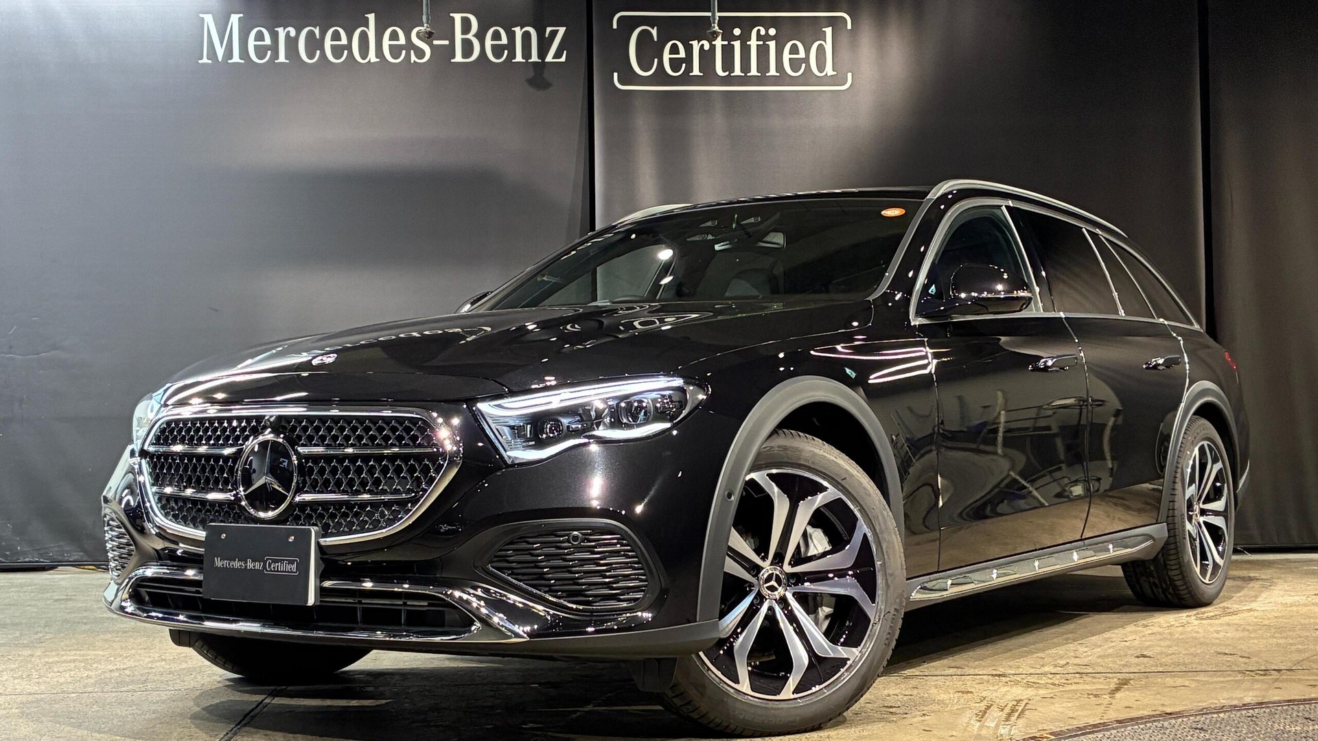 MERCEDES-BENZ E-CLASS - View 1