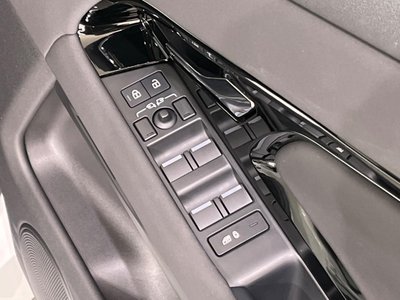 2024 LAND Rover RANGE ROVER EVOQUE thumbnail 39