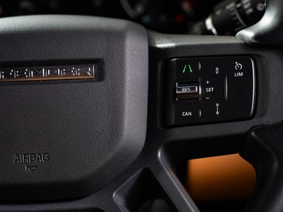 LAND ROVER DEFENDER - 10