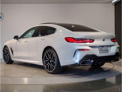 BMW 8 SERIES - 2