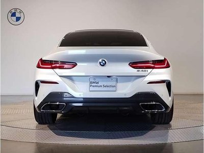 BMW 8 SERIES - 8