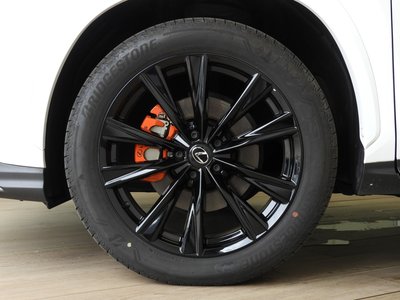 صورة 8 لـ 2023 Lexus NX