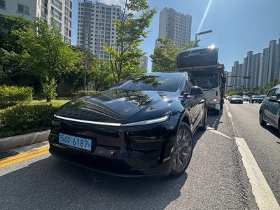 TESLA MODEL Y - 1