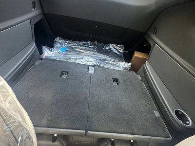 TESLA MODEL Y - 9