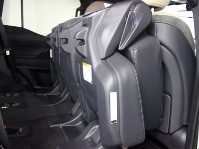 2026 Lexus GX — миниатюра 27