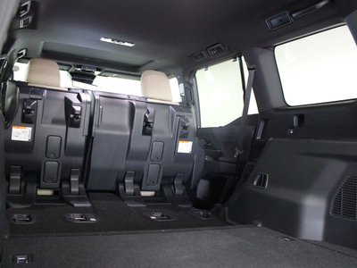 2026 Lexus GX — миниатюра 28