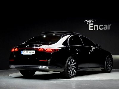 MERCEDES-BENZ E-CLASS - 4