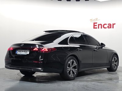 2025 Mercedes-BENZ E-CLASS — фото 3