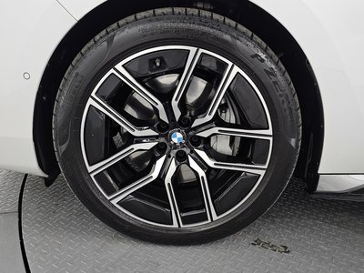 BMW I7 - 6
