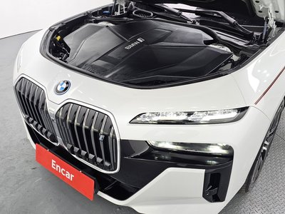 BMW I7 - 7