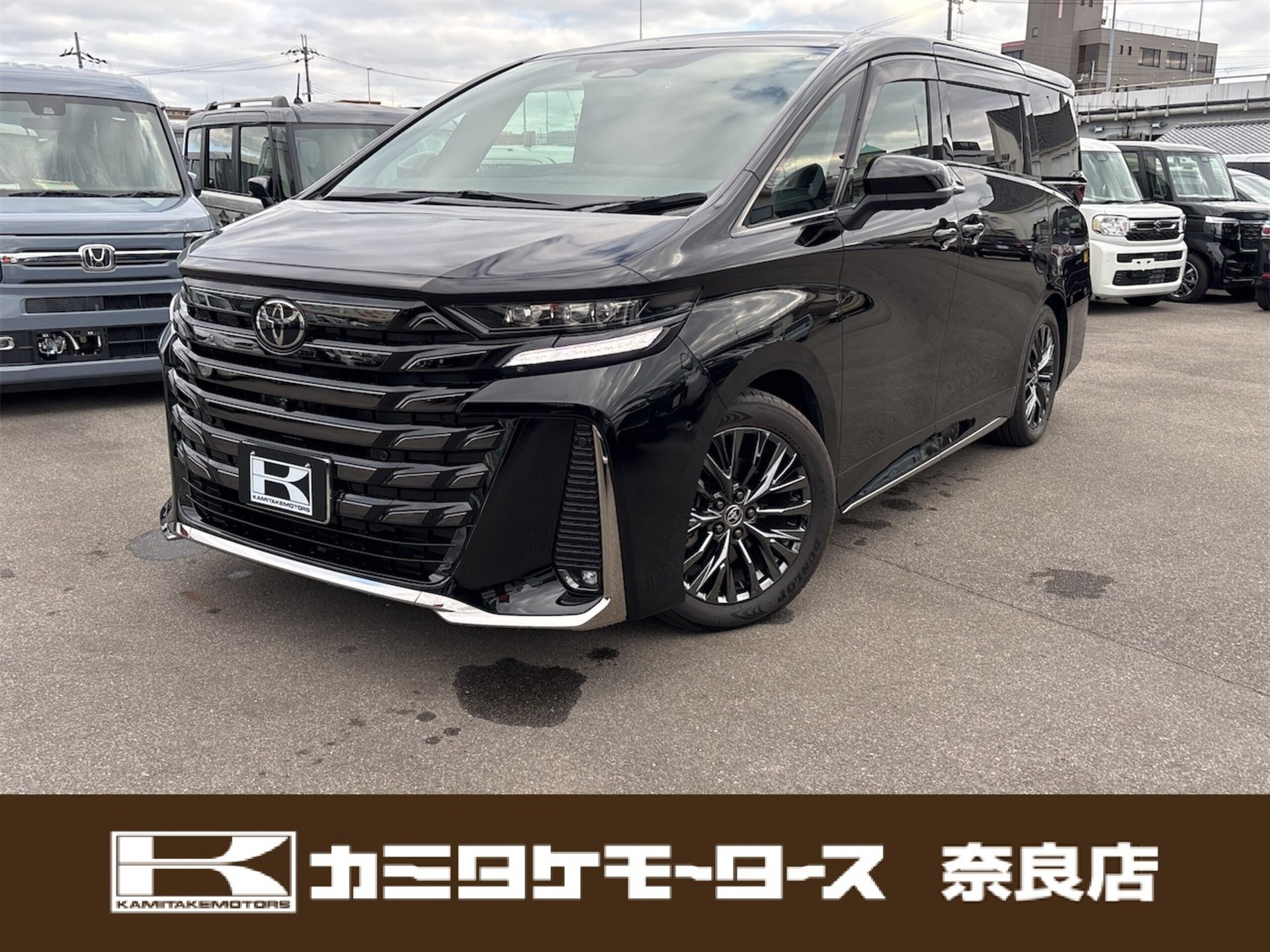 TOYOTA VELLFIRE - View 1